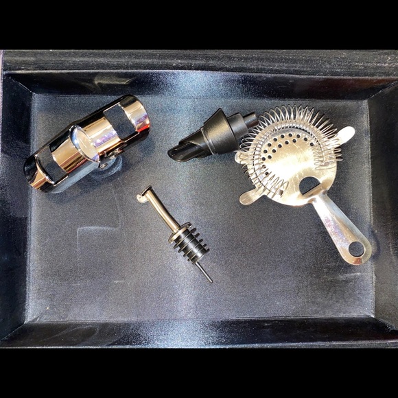 4 Bar Tools: strainer, pourer, aerator, stopper - Picture 1 of 14